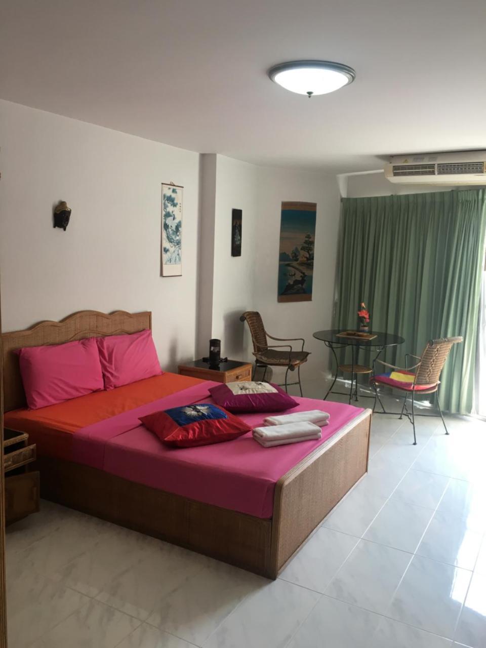 B&B View Talay 1B Apartments Pattaya Esterno foto